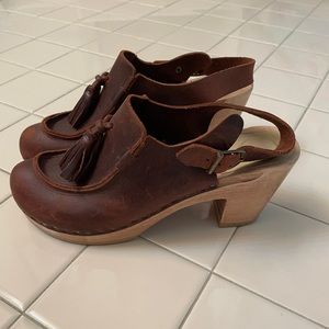 No. 6 Slingback Tassel Clog